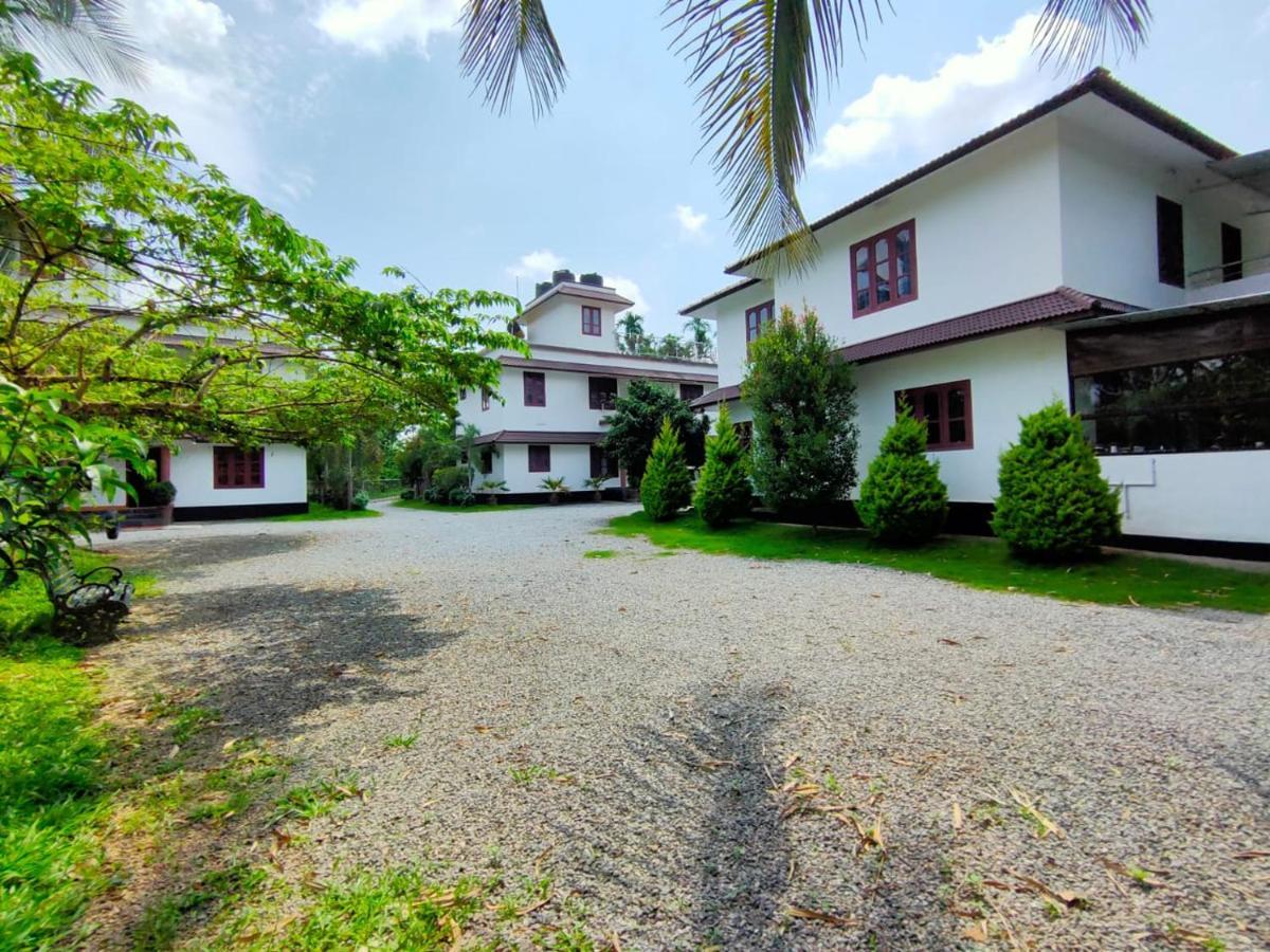 Three Roots Holiday Home Resort Салтэн-Батери Экстерьер фото